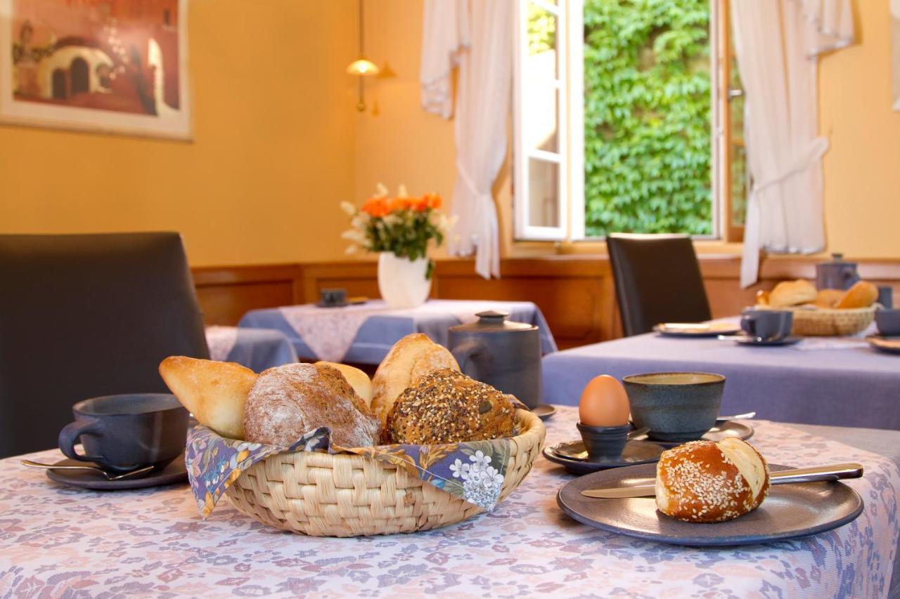 Gaestehaus Hebinger Am Schlosspark Deidesheim Luaran gambar