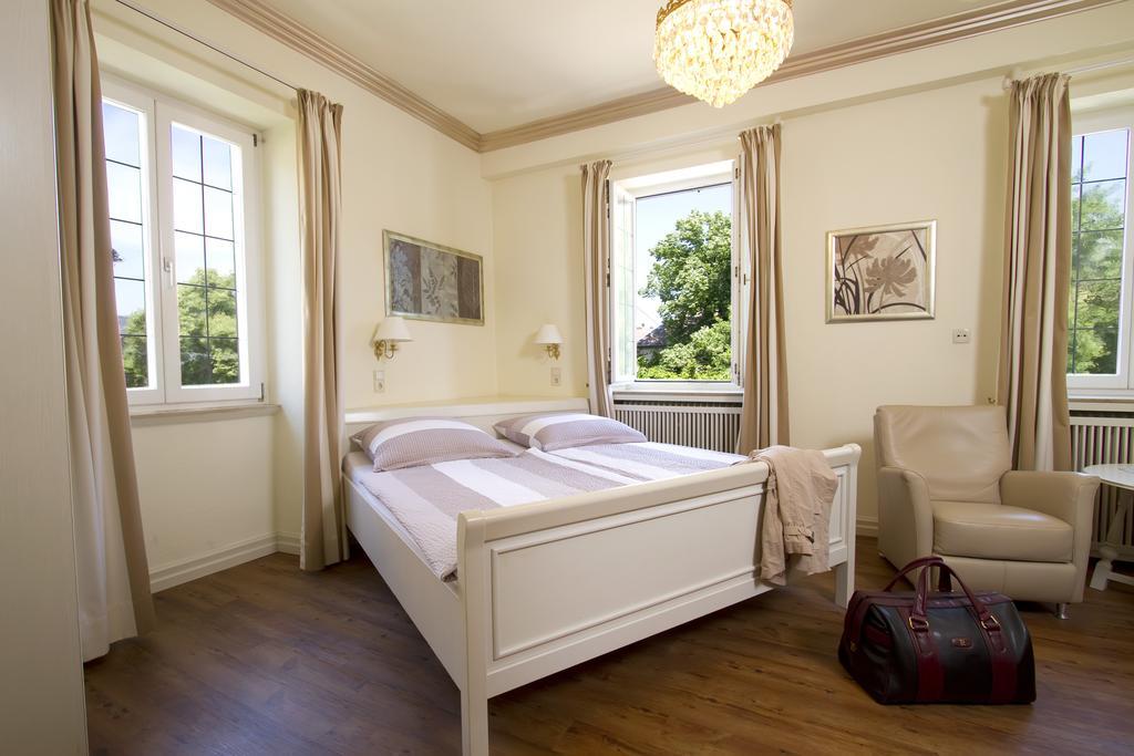 Gaestehaus Hebinger Am Schlosspark Deidesheim Luaran gambar